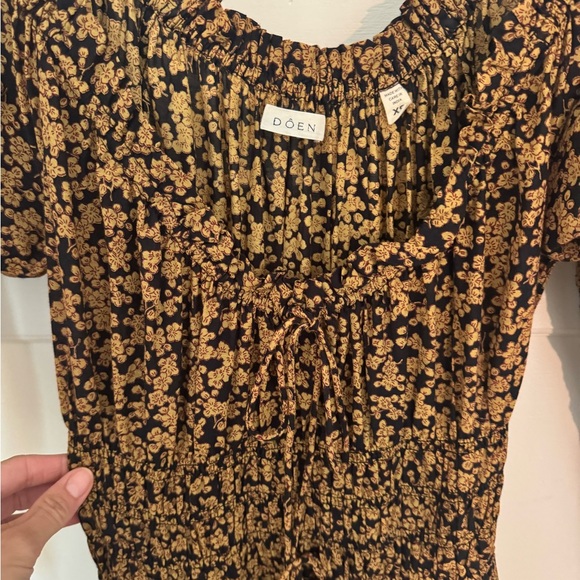 Doen Floral Women's Dress - Picture 2 of 3